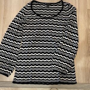 INC International Concepts Black & White Chevron Long Sleeve Scoop Neck Top